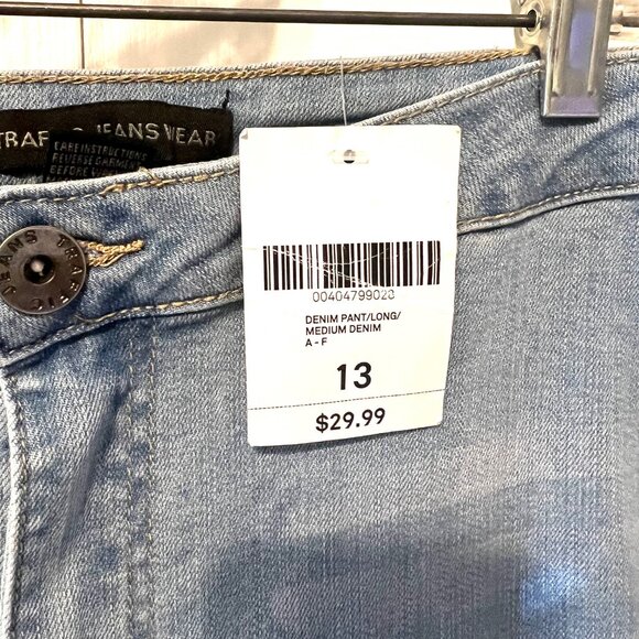 Forever 21-NWT-Traffic Jeans Wear-Sz 13.-Stretch Denim Long Bell Bottom-Distress - Picture 12 of 14